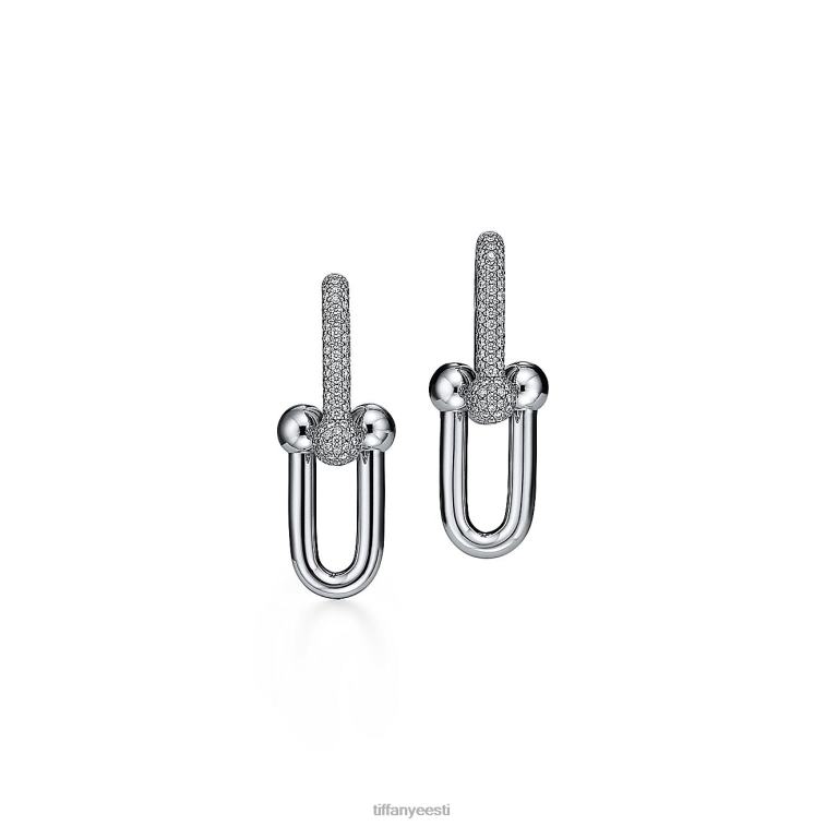 valgest kullast sillutatud teemantidega