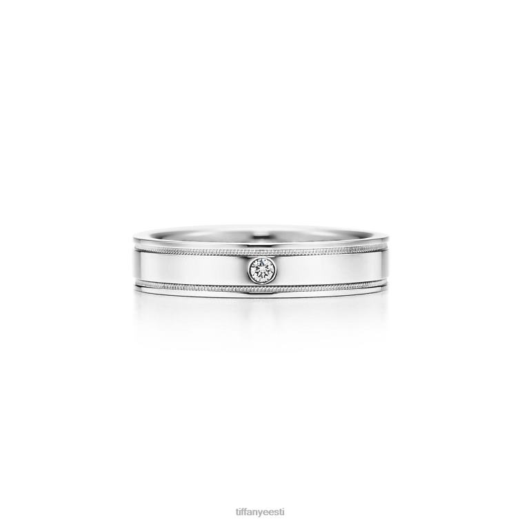 plaatinast koos teemandiga