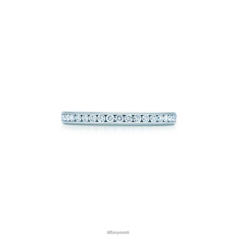 plaatina täisringiga teemante